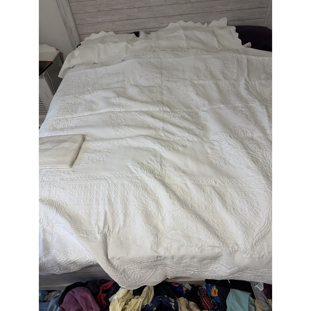 Vintage Made In Portugal White 82"x94"  Jacquard Bedspread 100% Cotton Shams